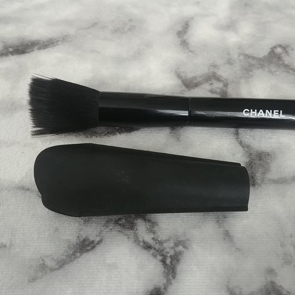 CHANEL Foundation Brush